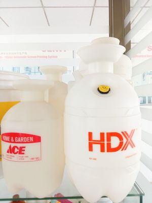 Macchina serigrafica UV automatica per secchielli rotondi in plastica, 3-8L, 35 pezzi/min