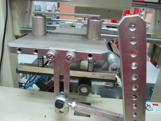 6 iso della stazione 25pcs/Min Multicolor Screen Printing Machine per il cappuccio