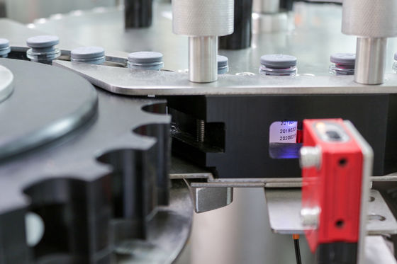 Etichettatrice automatica di accuratezza 0.5mm 750 bottiglie/min