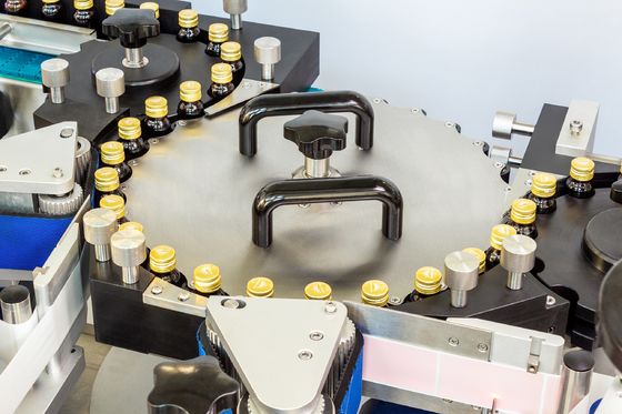 750pcs/min tre punti che posizionano l'etichettatrice della bottiglia rotonda